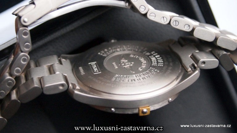 breitling_aerospace_f75362_titanium_quartz_multifunction_repetition_006