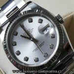 pravé hodinky, ocelový model Datejust s bílým ciferníkem