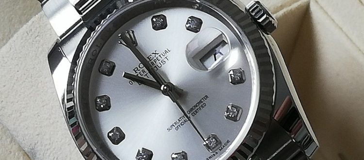 pravé hodinky, ocelový model Datejust s bílým ciferníkem