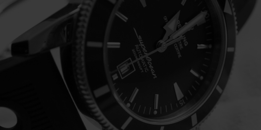 detailní obrázek švýcarských potápěčských hodinek Breitling