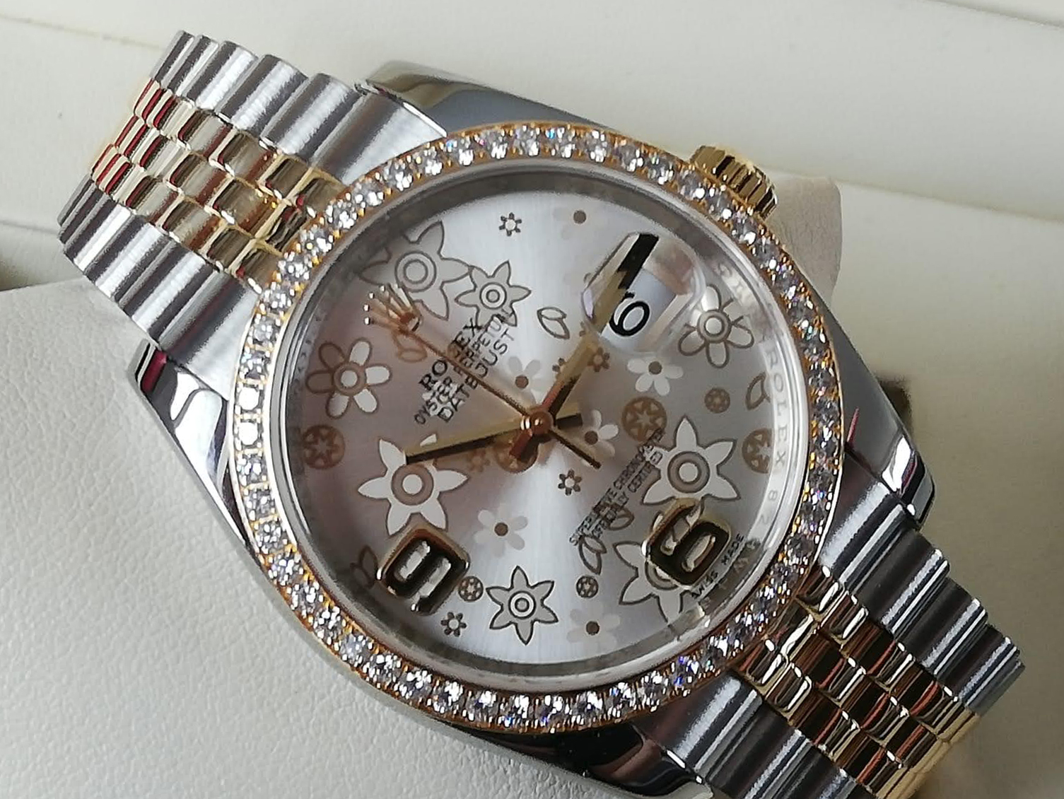 1 Rolex Datejust 36mm 18K Gold Diamonds