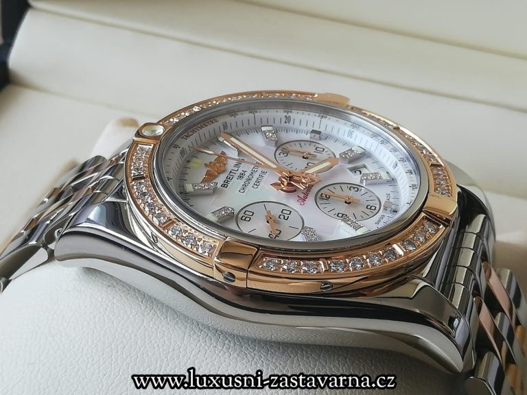 Breitling_Chronomat_B01_44mm_010