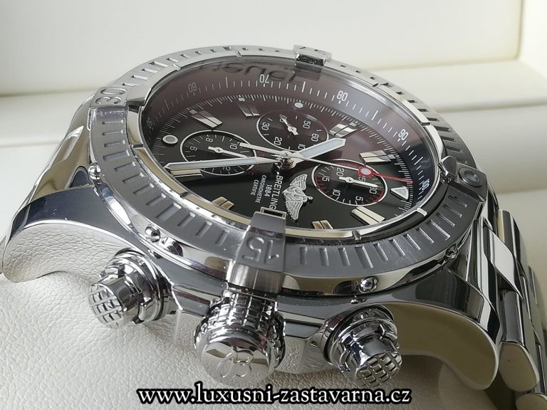 Breitling_Super_Avenger_48mm_002