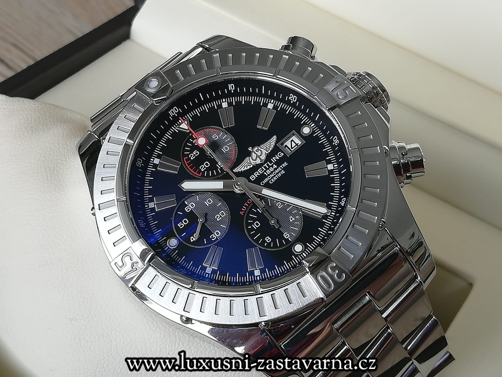 Breitling_Super_Avenger_48mm_006