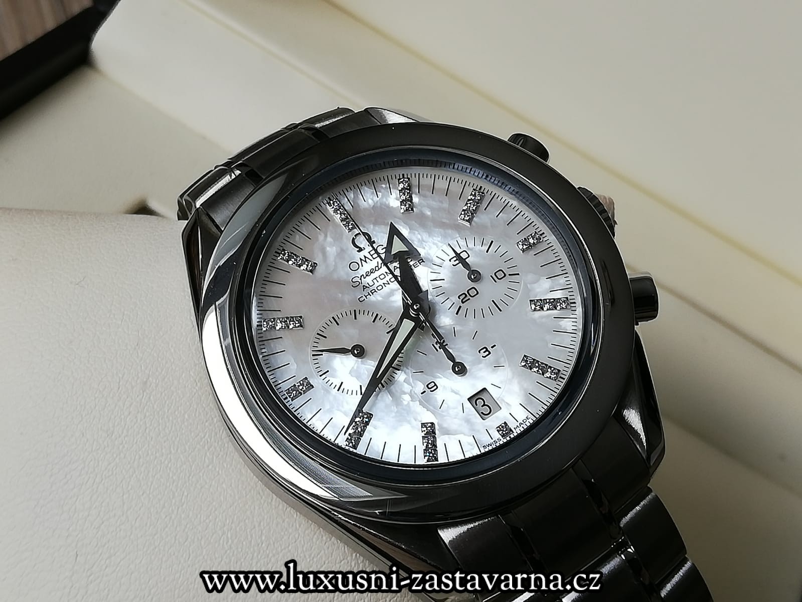 Omega_Speedmaster_Broad_Aroww_Chronograph_Automatic_42mm_03