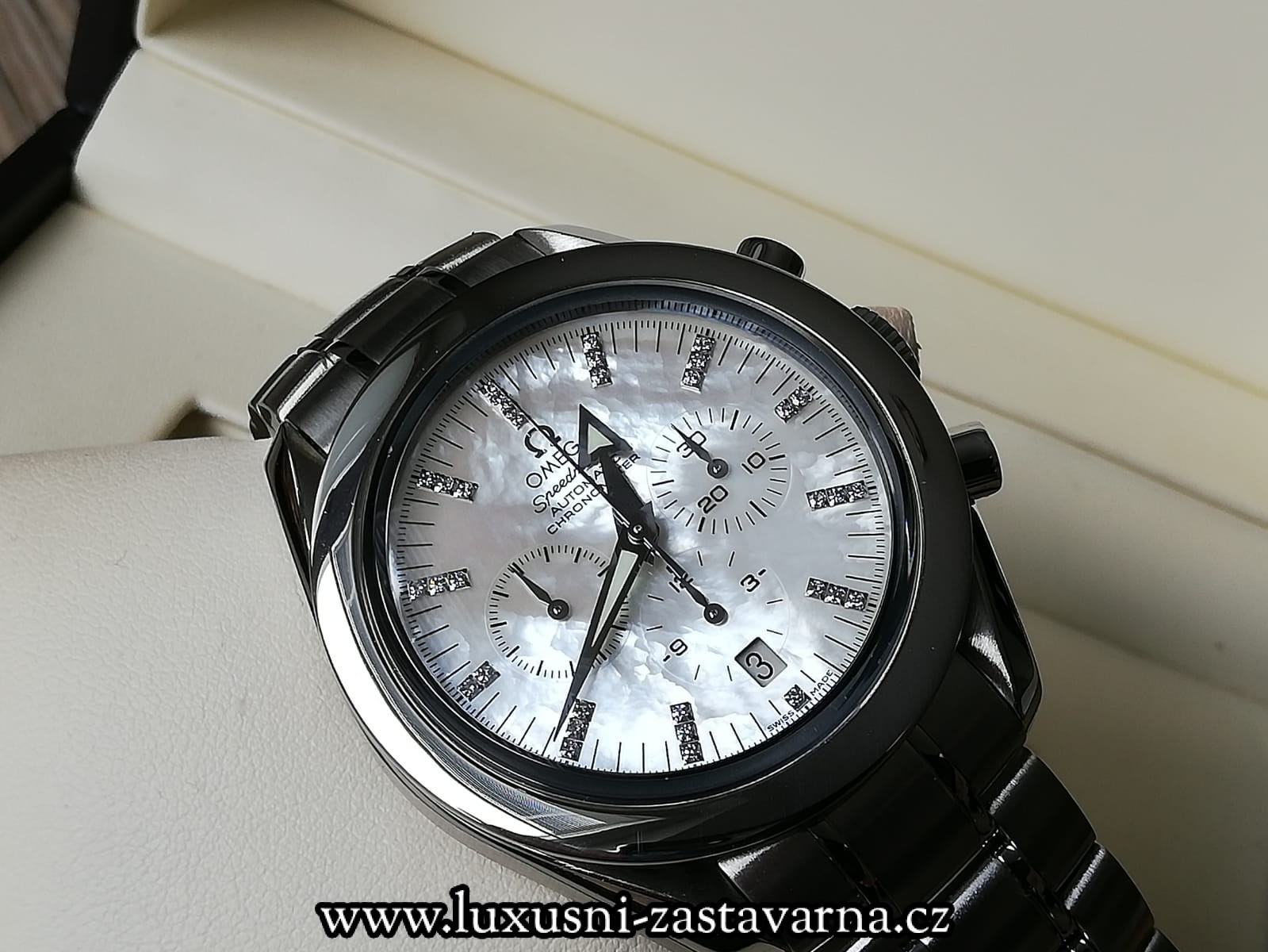 Omega_Speedmaster_Broad_Aroww_Chronograph_Automatic_42mm_08