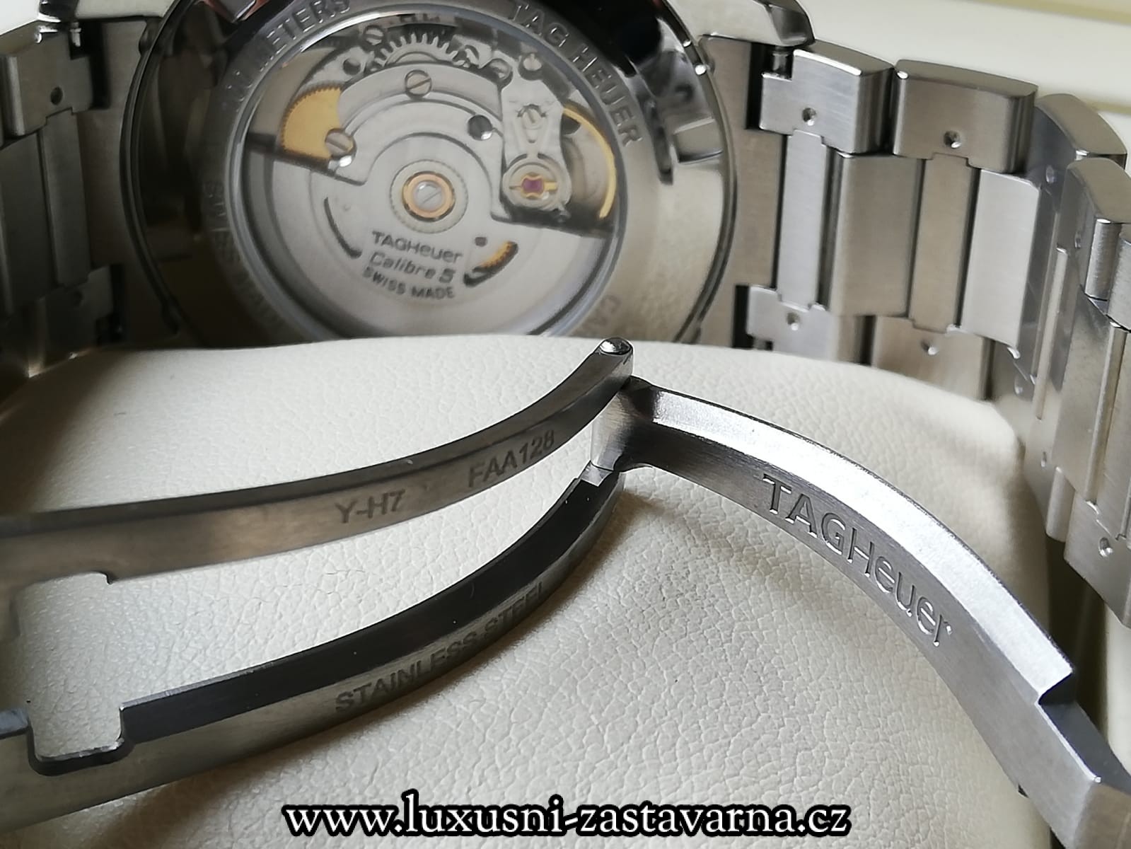 Tag_Heuer_Carrera_Calibre_5_Day-date_41mm_04