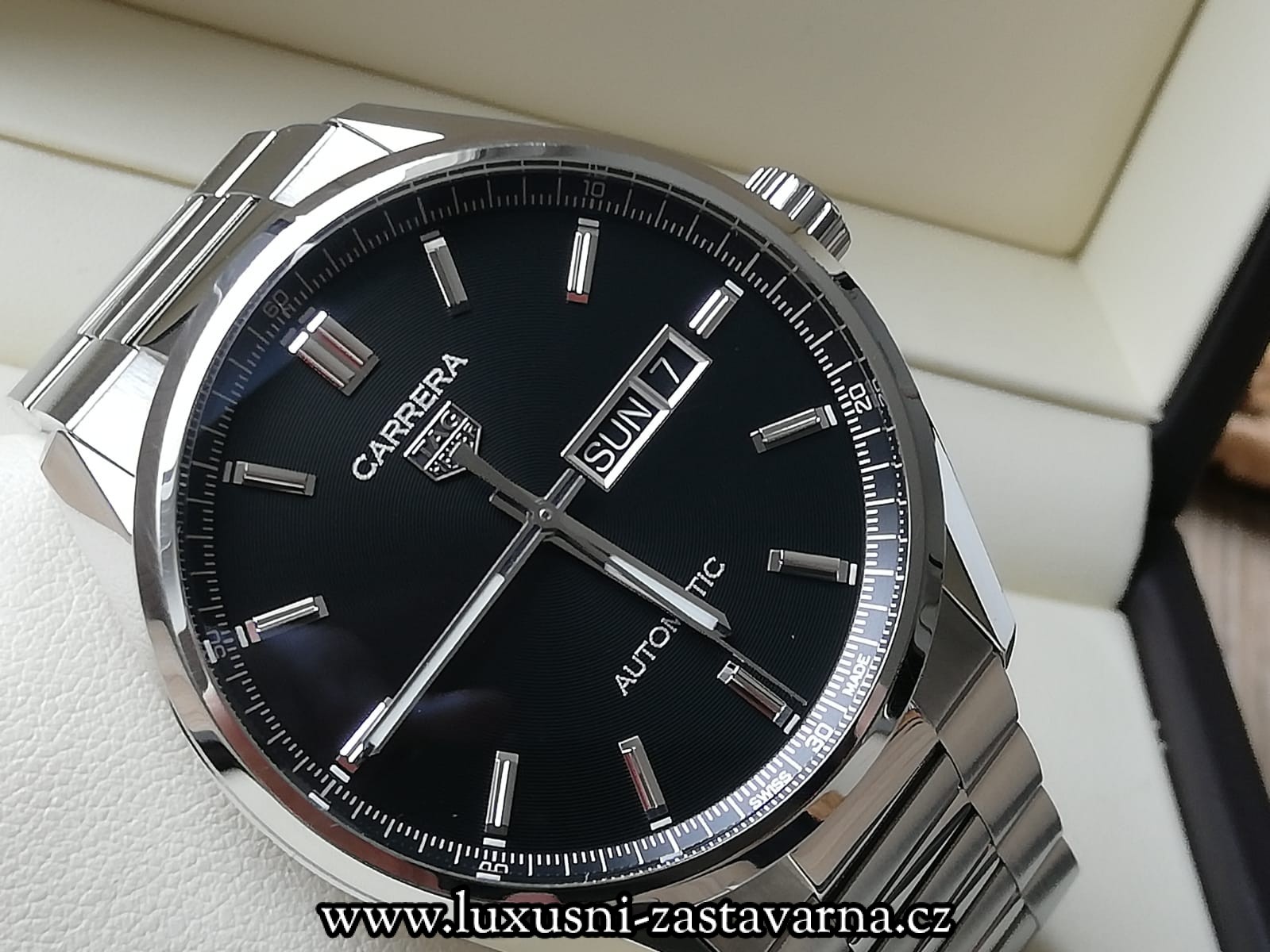 Tag_Heuer_Carrera_Calibre_5_Day-date_41mm_05