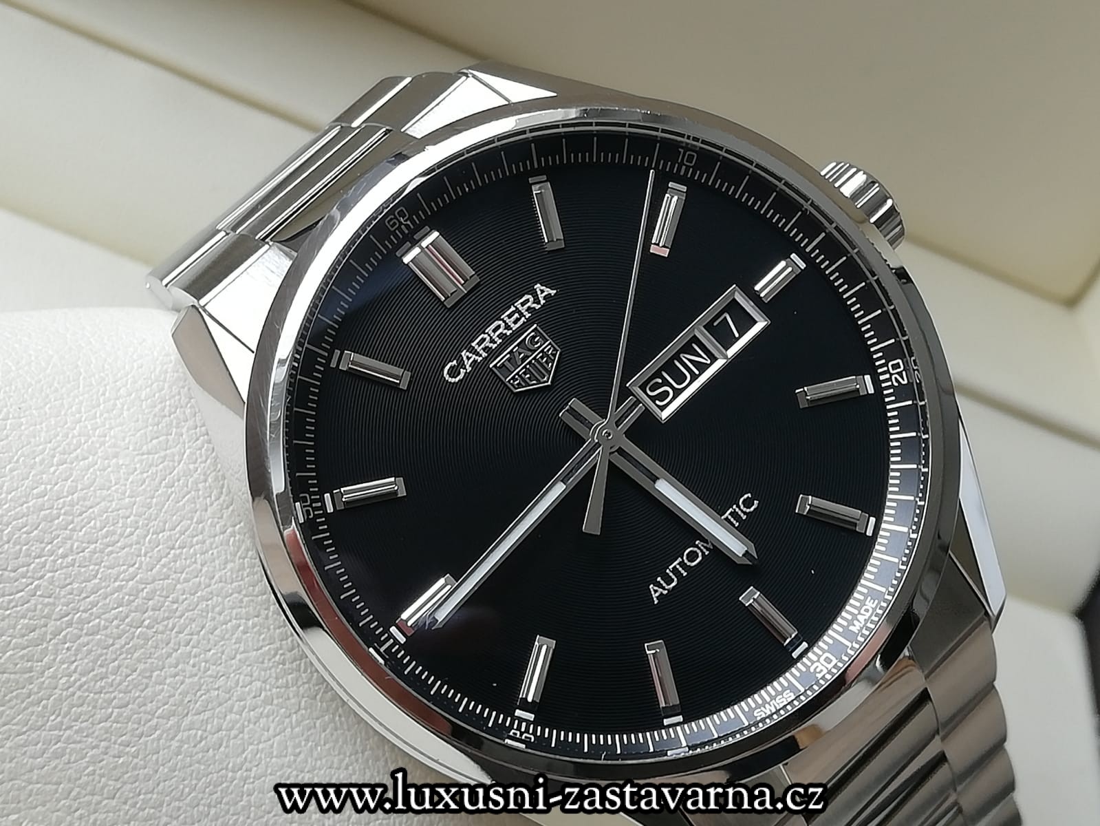 Tag_Heuer_Carrera_Calibre_5_Day-date_41mm_10