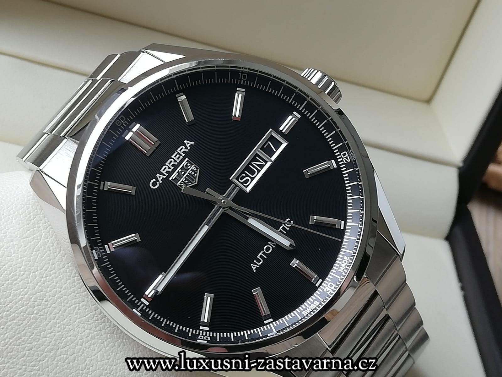 Tag_Heuer_Carrera_Calibre_5_Day-date_41mm_12