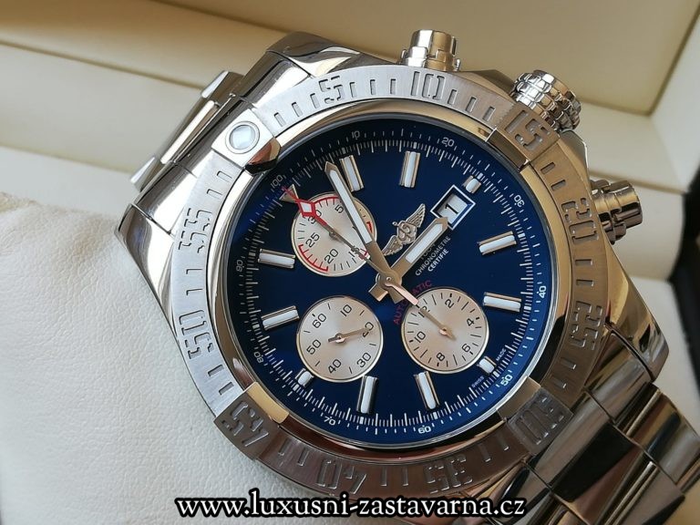 Breitling_Super_Avenger_II_48mm_001