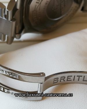 Breitling_Super_Avenger_II_48mm_002