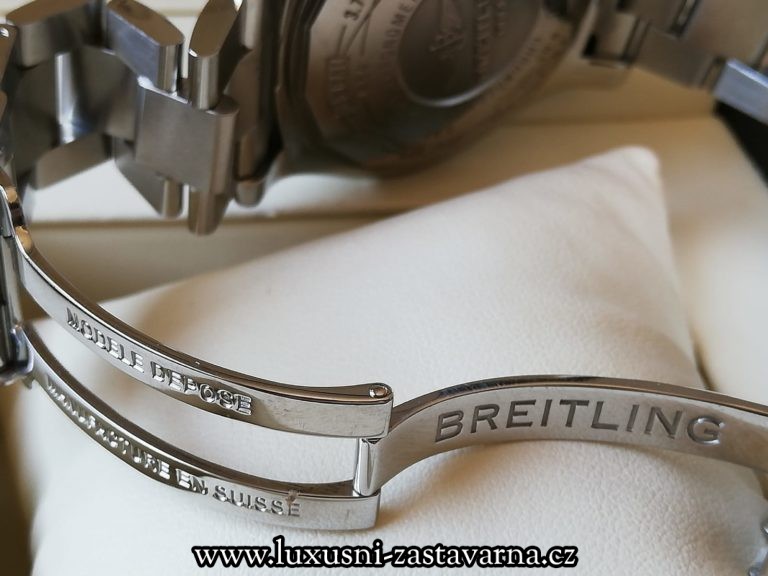 Breitling_Super_Avenger_II_48mm_002