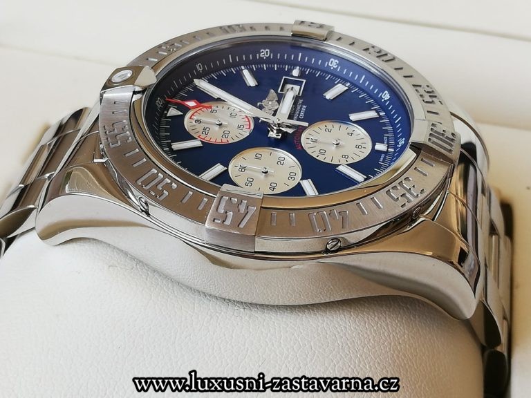 Breitling_Super_Avenger_II_48mm_011