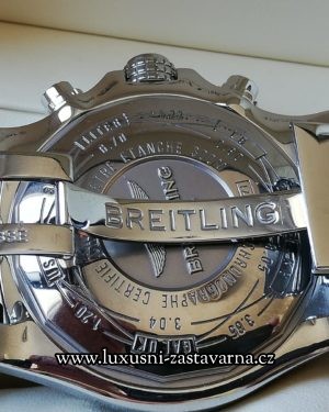 Breitling_Super_Avenger_II_48mm_012