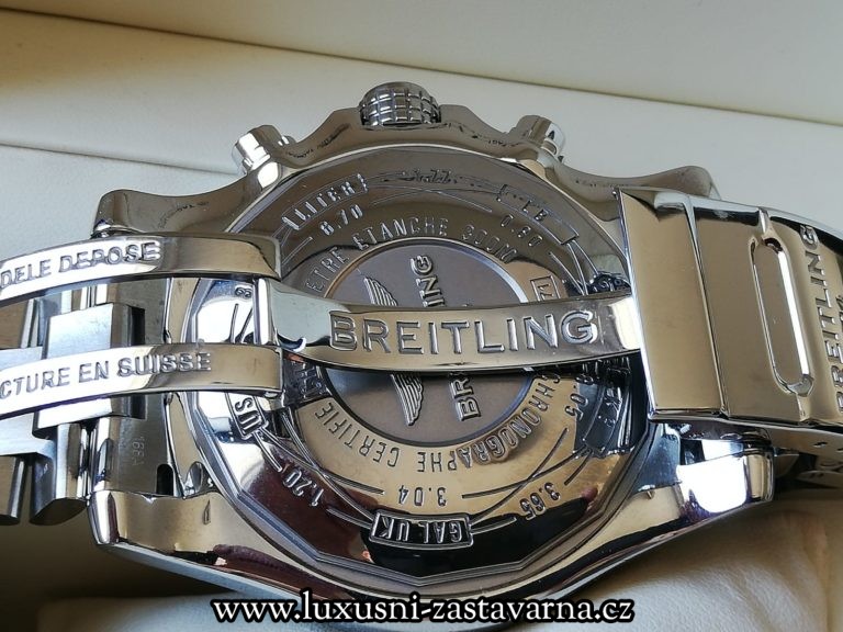 Breitling_Super_Avenger_II_48mm_012