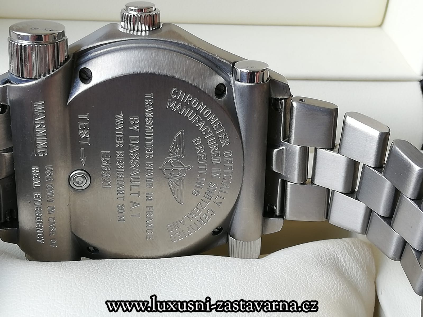 Breitling_Emergency_Titanium_43mm_011