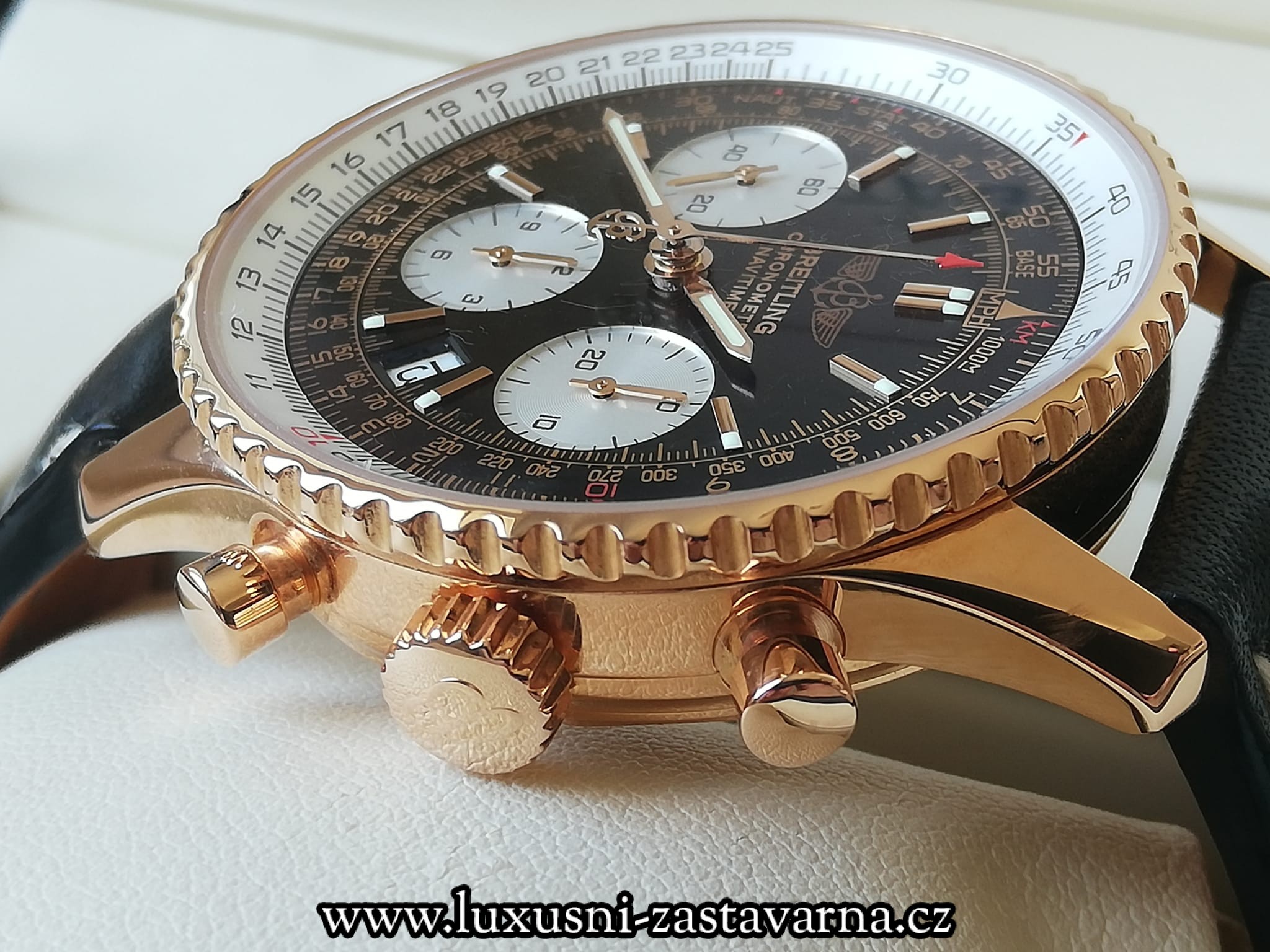 Breitling_Navitimer_Limited_Edition_of_500_Pieces_Rose_012