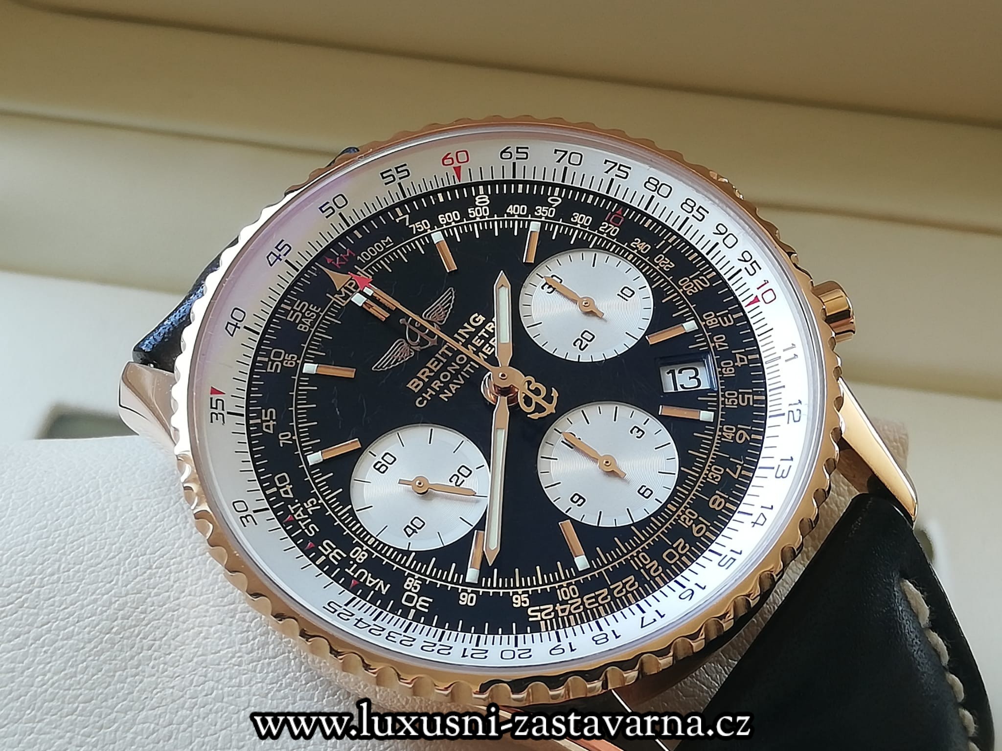 Breitling_Navitimer_Limited_Edition_of_500_Pieces_Rose_013