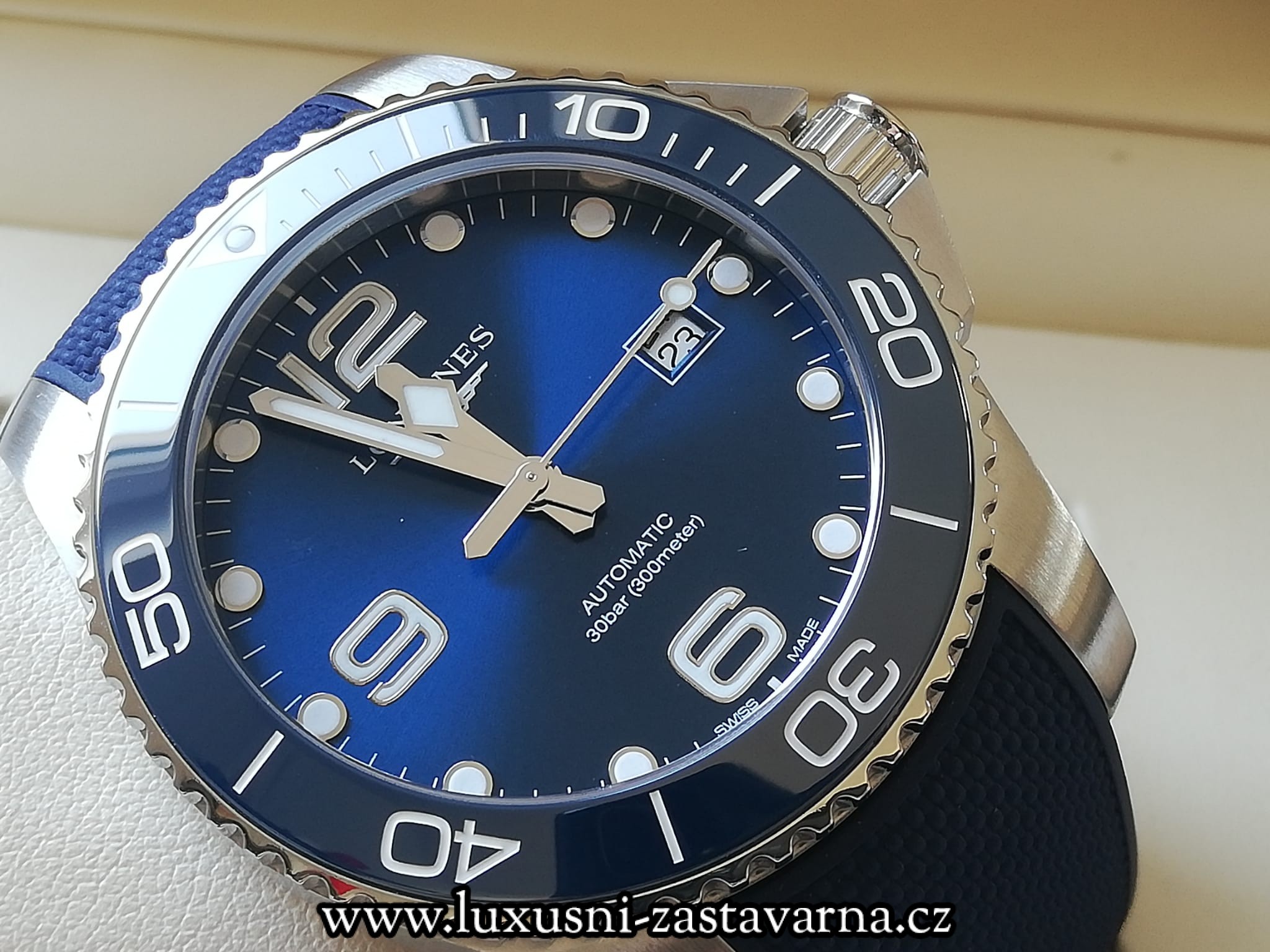 Longines_HydroConquest_Automatic_43mm_002