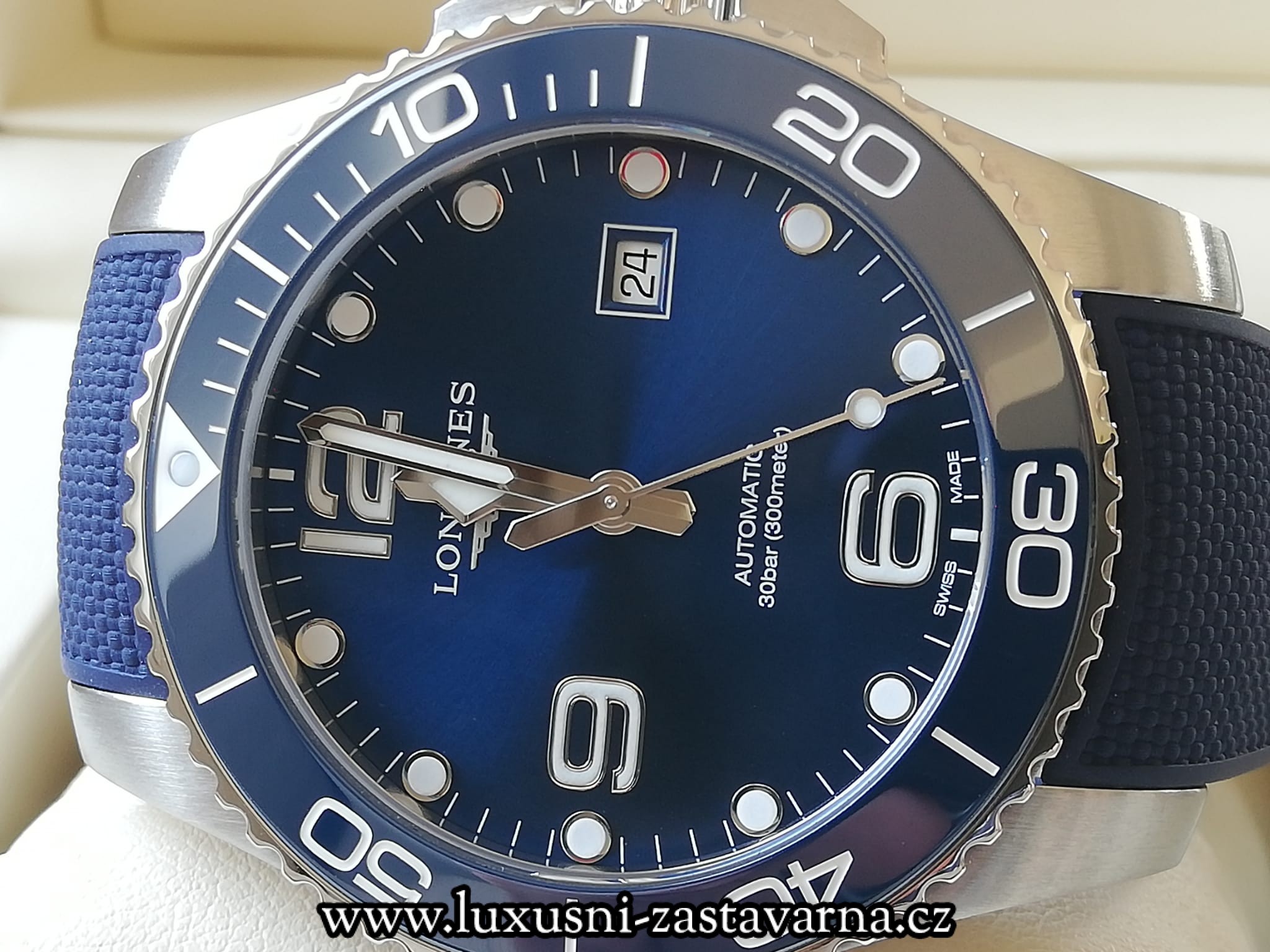 Longines_HydroConquest_Automatic_43mm_005