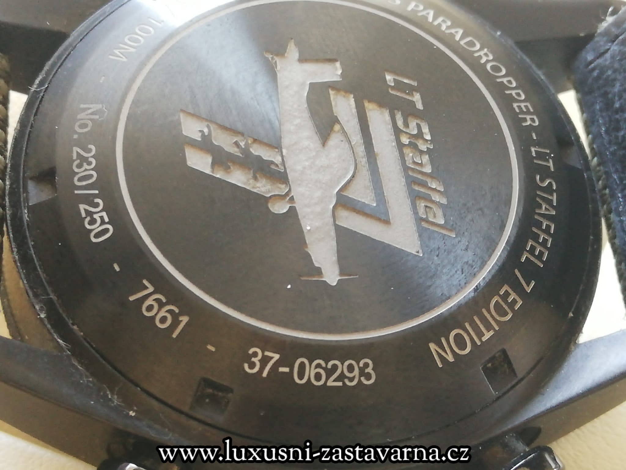 Oris_Paradropper_LT_Staffel_7_Limited_Edition_010