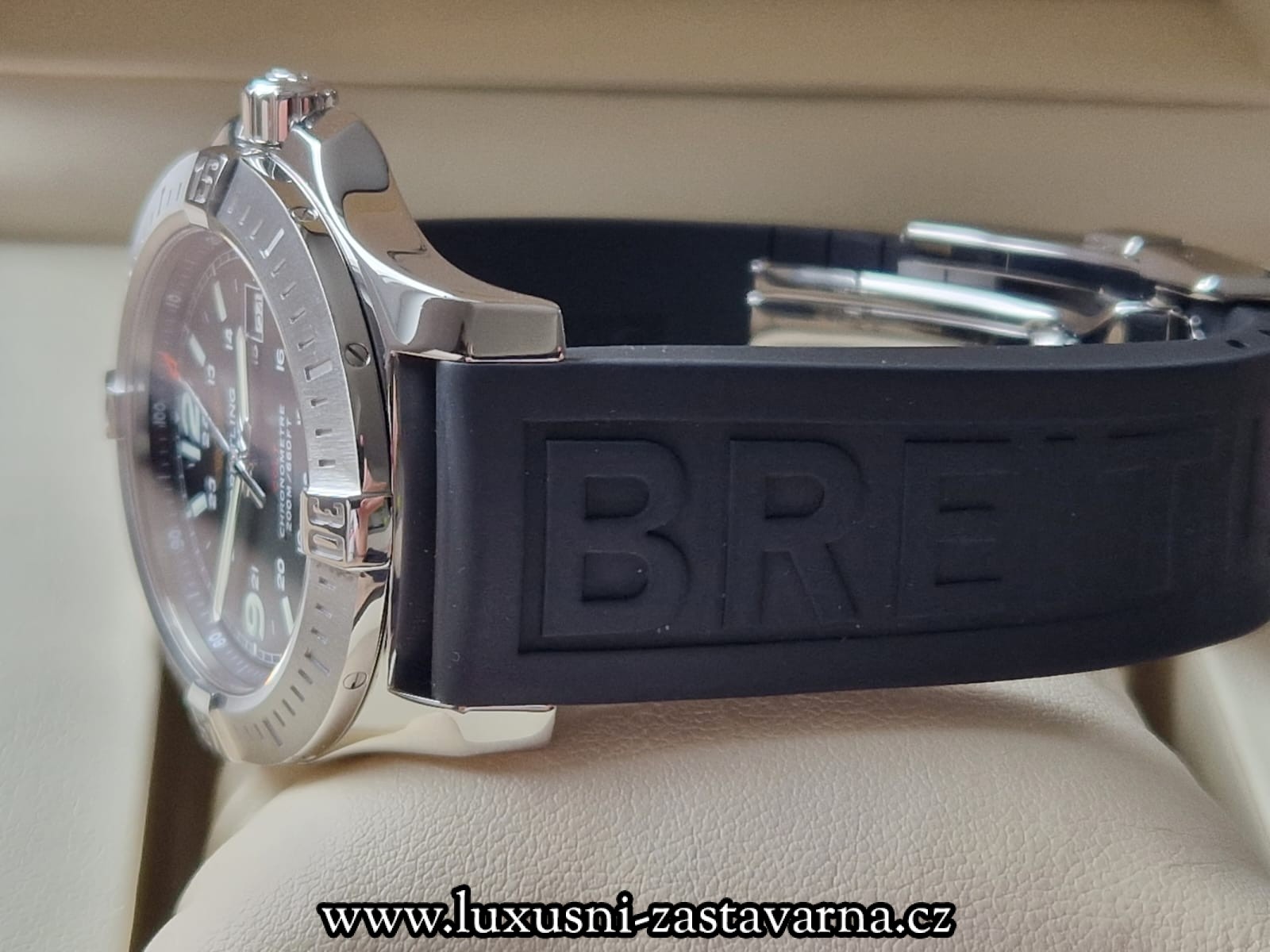 Bretling_Colt_Quartz_44mm_003