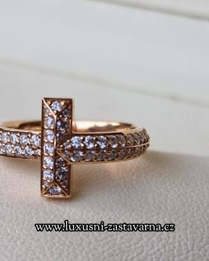 tiffany_t_t1_ring_in_rose_gold_with_diamonds_0,54ct_010