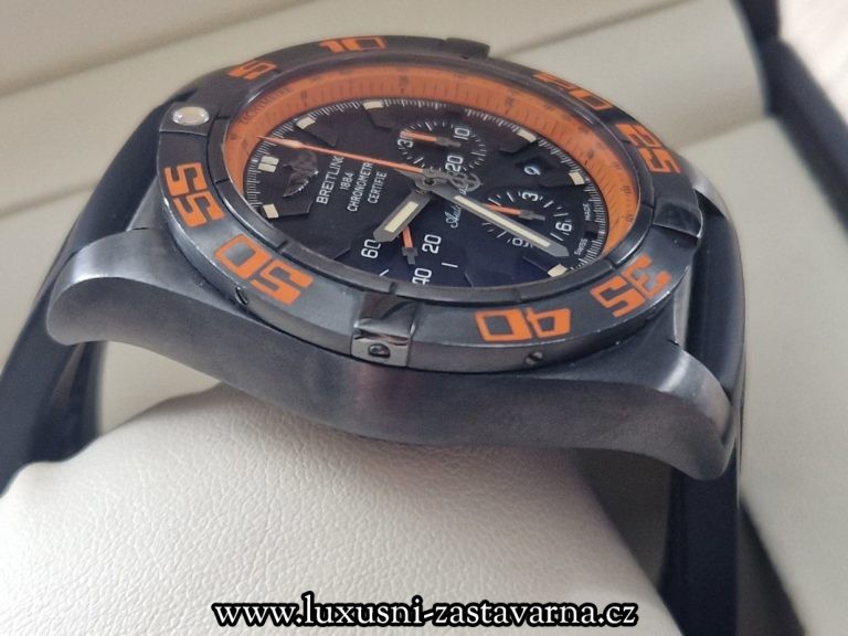 breitling_chronomat_44_raven_009