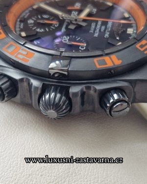 breitling_chronomat_44_raven_010