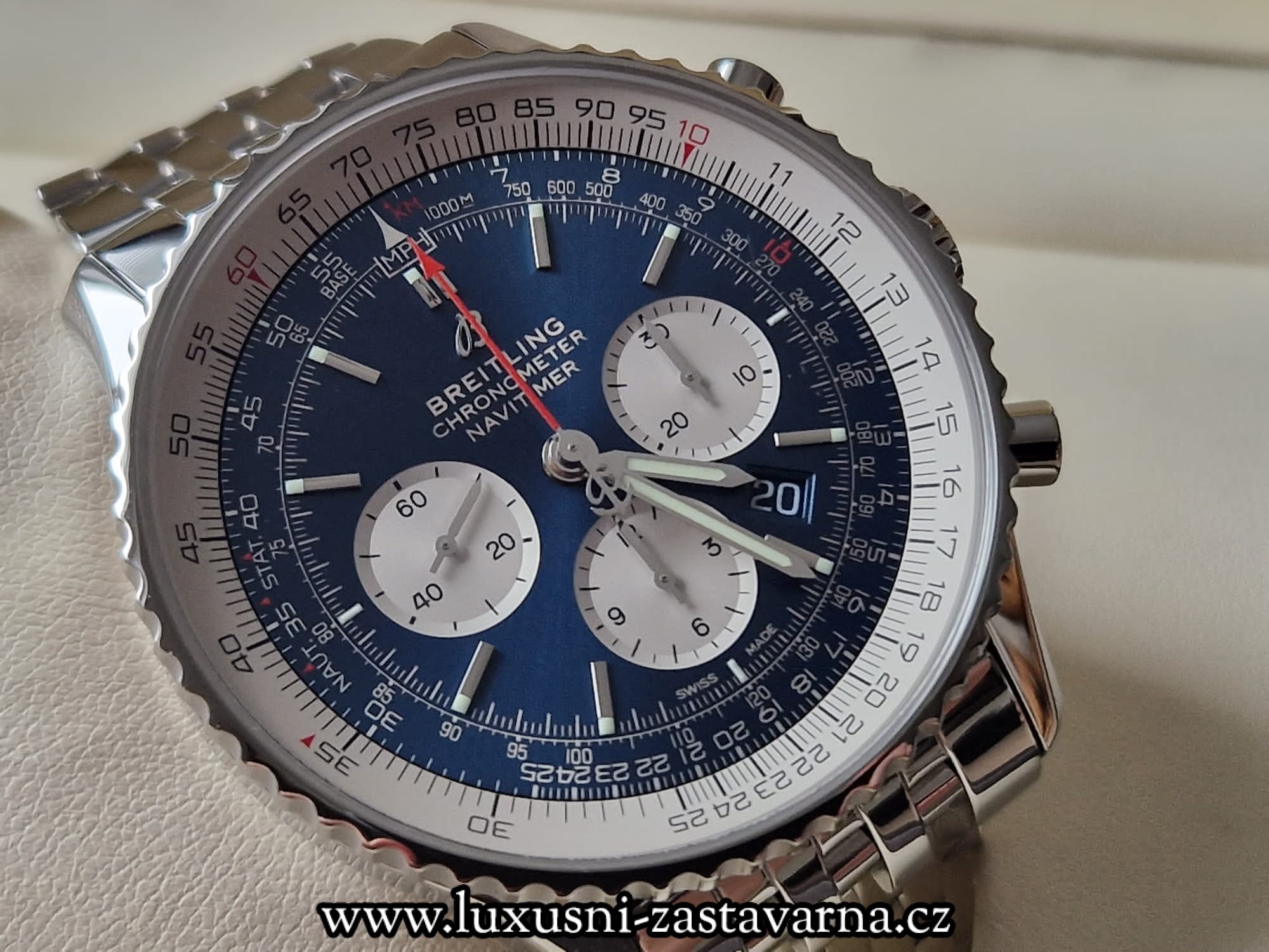 Breitling_Navitimer_1B01_46mm_002