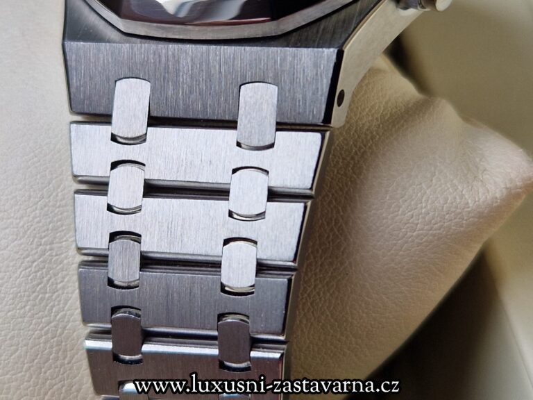 Audermars_Piguet_Royal_Oak_Chronograph_39mm_014
