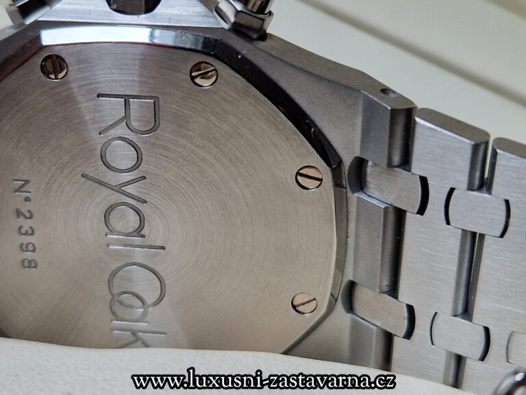Audermars_Piguet_Royal_Oak_Chronograph_39mm_016