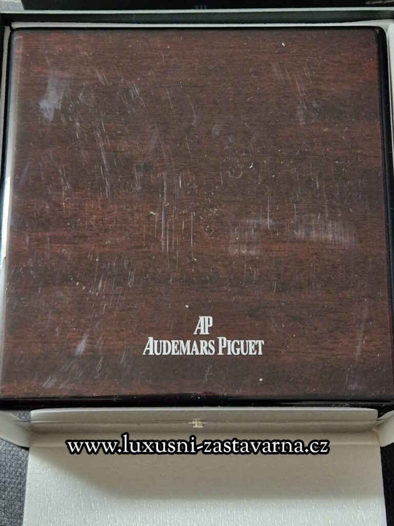 Audermars_Piguet_Royal_Oak_Chronograph_39mm_024