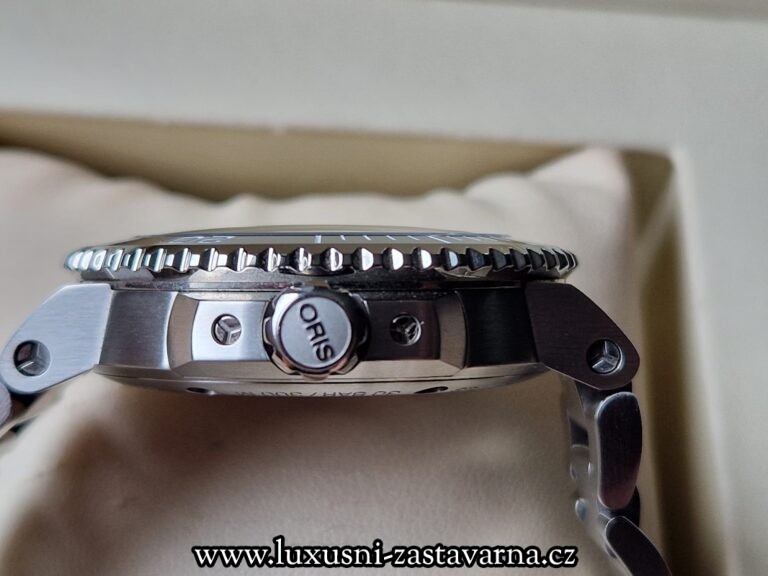 Oris_Aquis_Date_41,5_mm_08