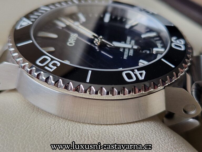 Oris_Aquis_Date_41,5_mm_09