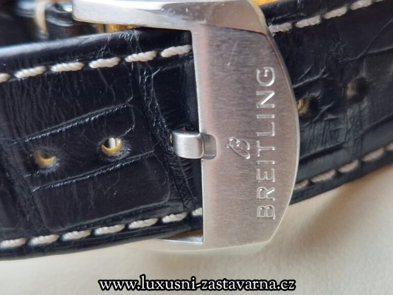 Breitling_Navitimer_B01_Chronograph_46mm_013