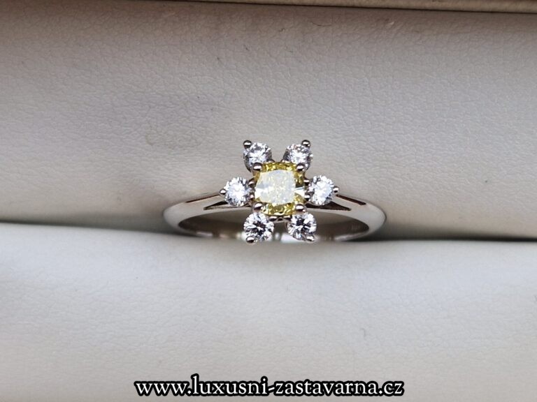 Tiffany_Buttercup_vel.54.jpg_001