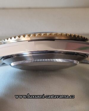Rolex_Submariner_Date_40mm_007