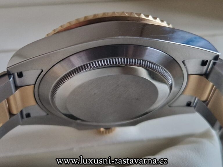 Rolex_Submariner_Date_41mm_014
