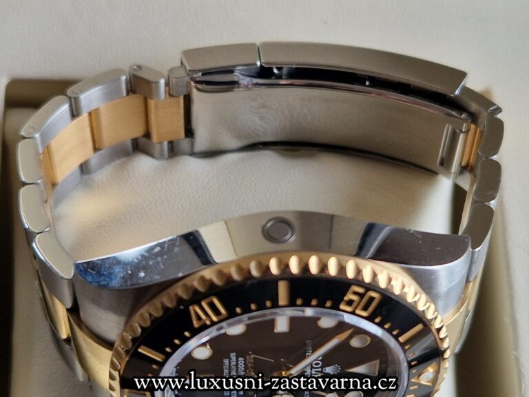Rolex_Sea-Dweller_43mm_010