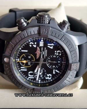 Breitling_Avenger_Chronograph_Night_Mission_45mm_002