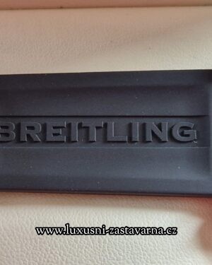 Breitling_Avenger_Chronograph_Night_Mission_45mm_003