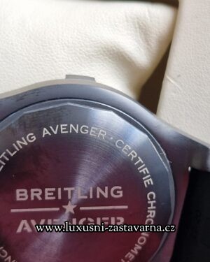 Breitling_Avenger_Chronograph_Night_Mission_45mm_005