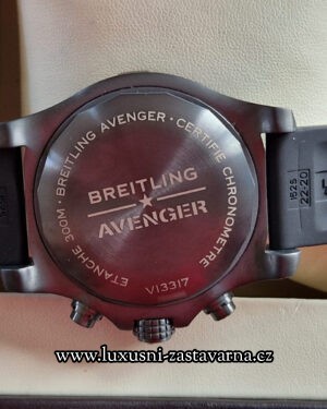 Breitling_Avenger_Chronograph_Night_Mission_45mm_006